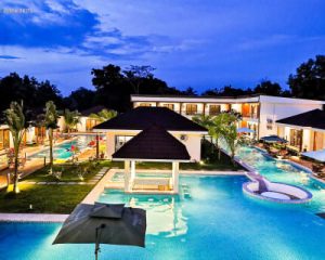 Amphitrite Resort